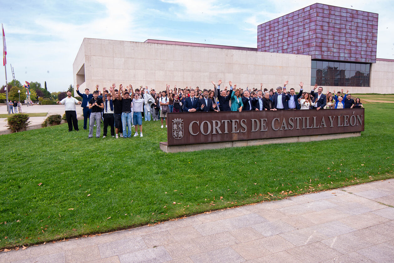 Las Cortes de Castilla y León y APD presentan Conecta FP para acercar el talento de la Formación Profesional al mundo  empresarial
